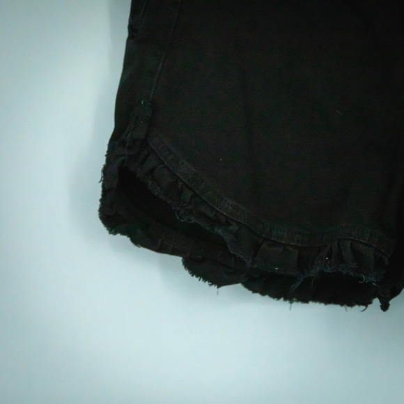 By Anthropologie Size 8 Black Ruffled High Rise Button Zip Denim Jean Shorts - Picture 3 of 8